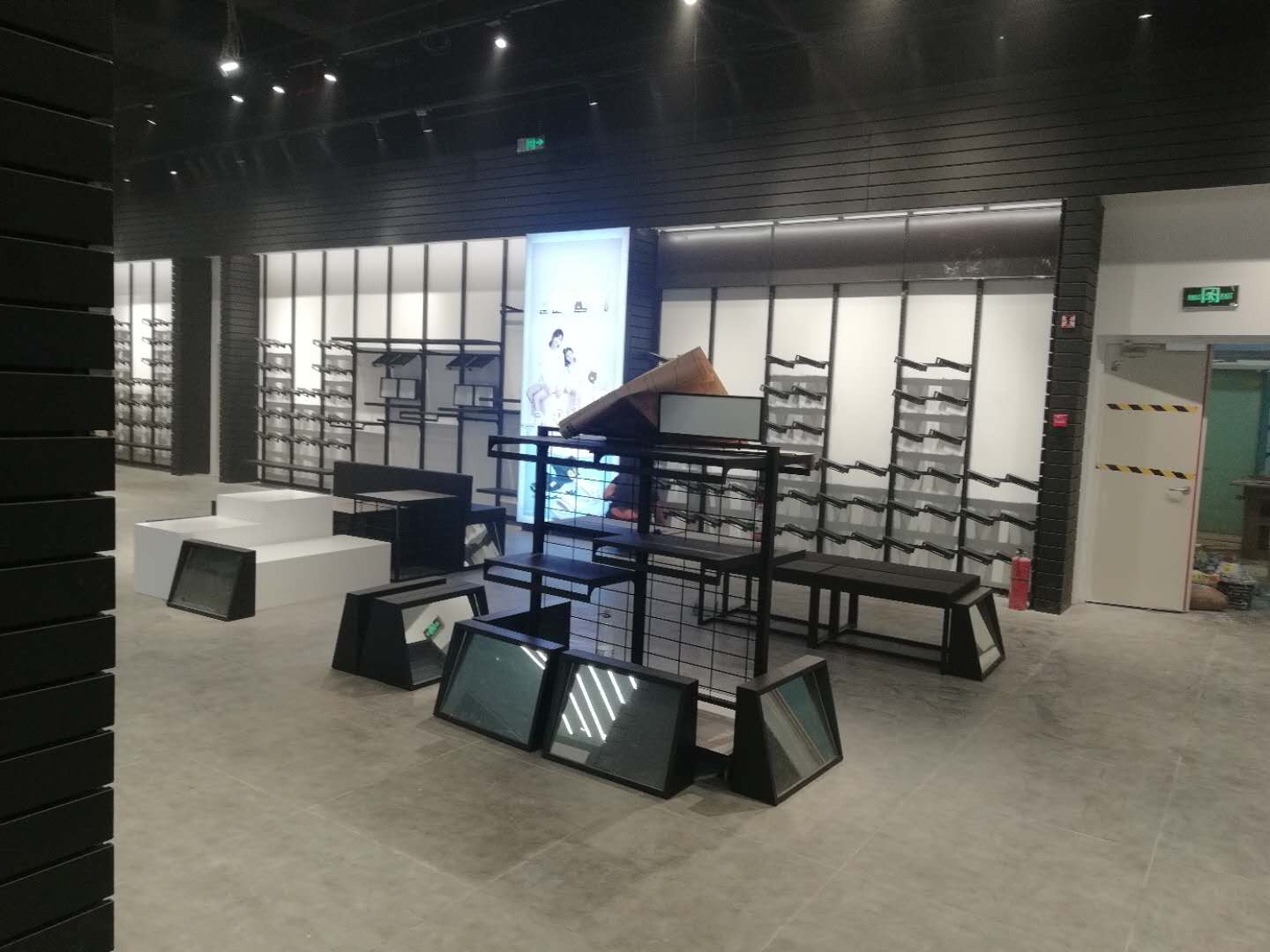 鞋帽展柜